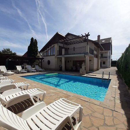 Familia Apartmanhaz Keszthely Exterior foto