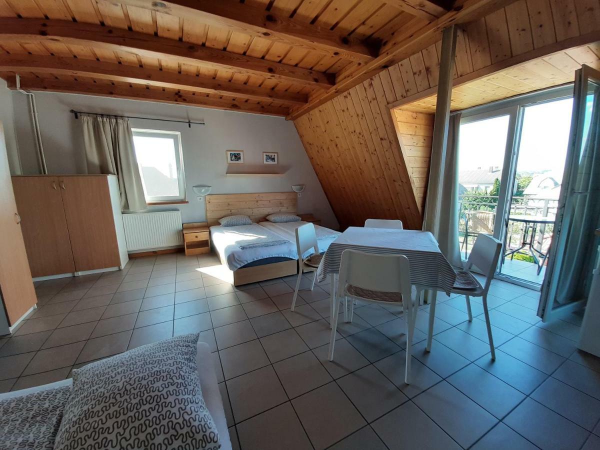 Familia Apartmanhaz Keszthely Exterior foto