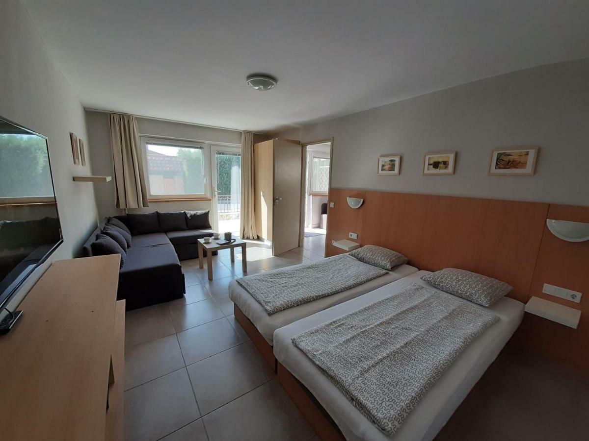 Familia Apartmanhaz Keszthely Exterior foto