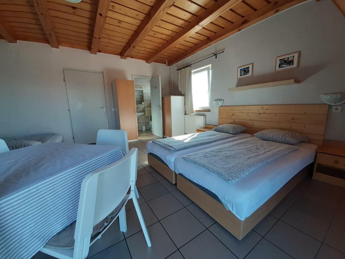 Familia Apartmanhaz Keszthely Exterior foto