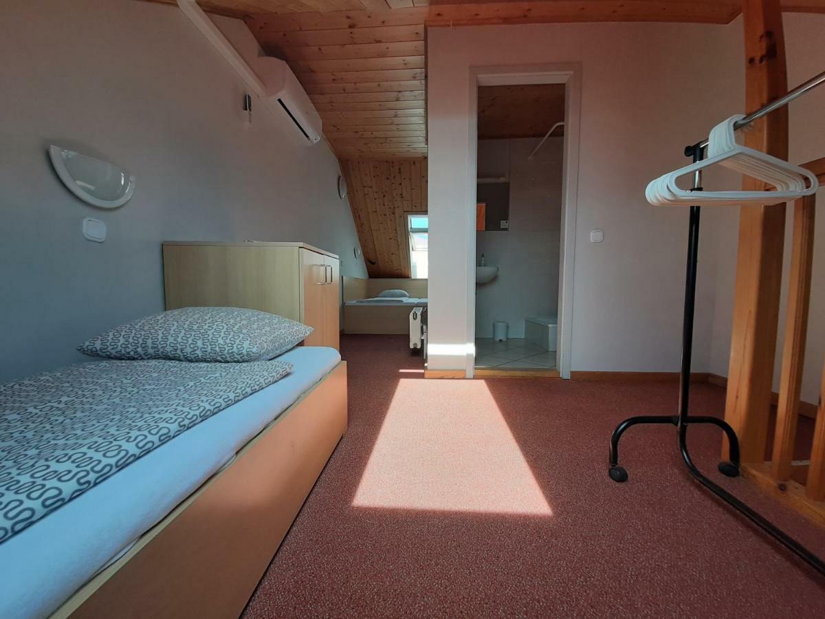 Familia Apartmanhaz Keszthely Exterior foto