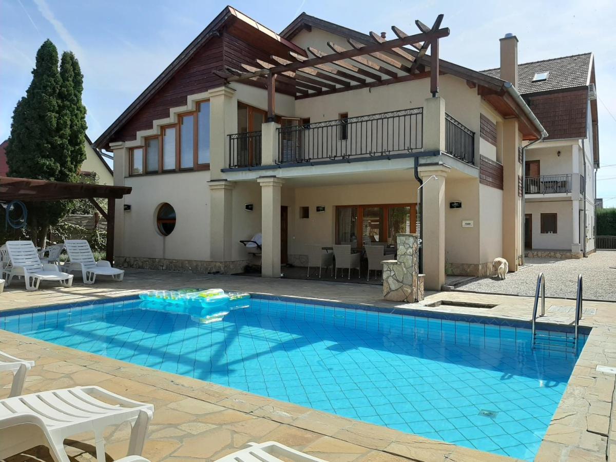 Familia Apartmanhaz Keszthely Exterior foto